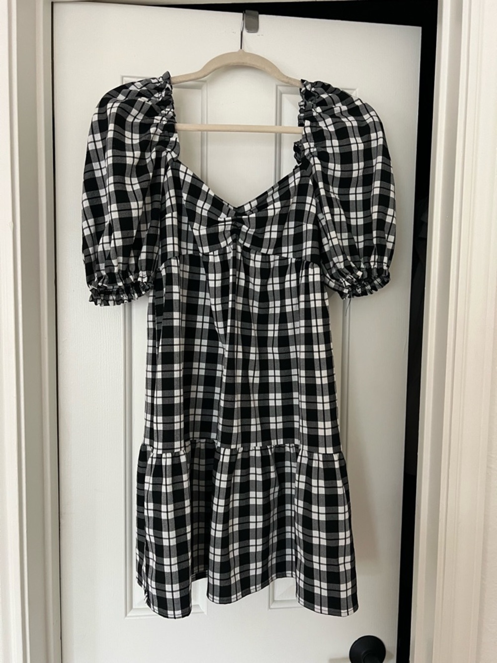 H&M Black & White Plaid Puff Sleeve Dress